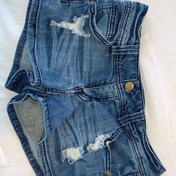 2.1 Denim Jean shorts - Picture 2 of 3